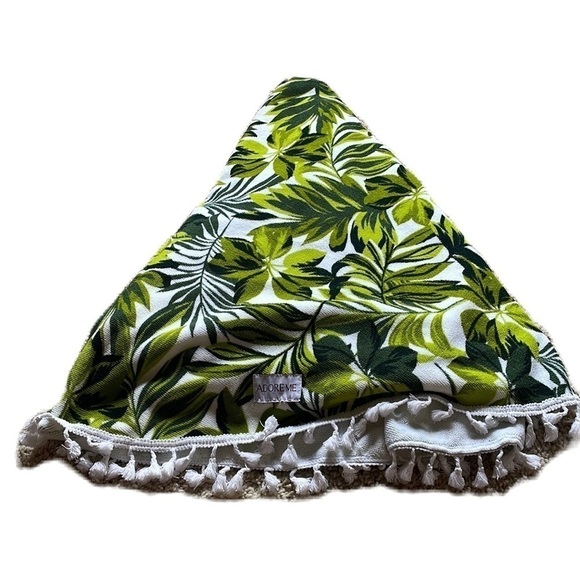 Adore Me Jungle Print Round Beach Towel with Tassels Hem Fringe EUC 60” Diameter - Picture 1 of 4
